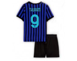 Inter Milan Marcus Thuram #9 Thuis tenue Kids 2025-26 Korte Mouw (+ Korte broeken) Inter Milan Marcus Thuram #9 Thuis tenue Kids 2025-26 Korte Mouw (+ Korte broeken)