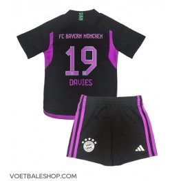 Bayern Munich Alphonso Davies #19 Uit tenue Kids 2023-24 Korte Mouw (+ Korte broeken)