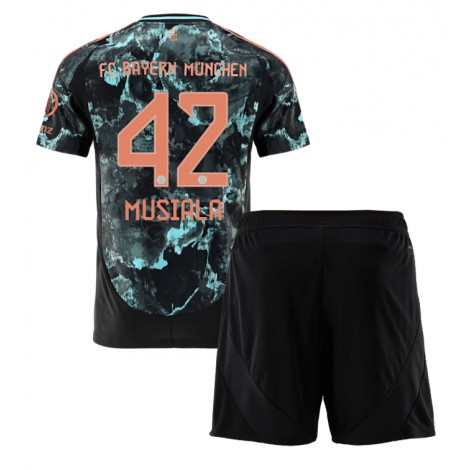 Bayern Munich Jamal Musiala #42 Uit tenue Kids 2024-25 Korte Mouw (+ Korte broeken)